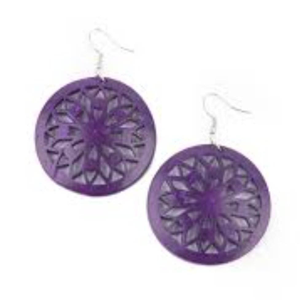 earring - Picture 2 of 3
